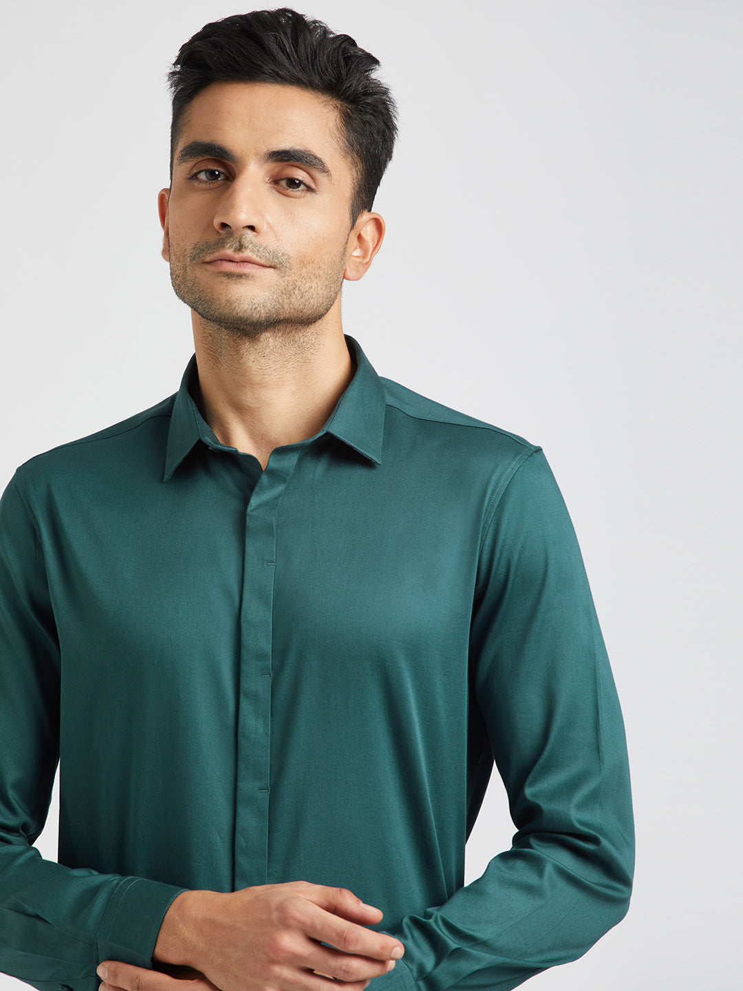 Men Green Solid Slim Cotton Formal Shirt