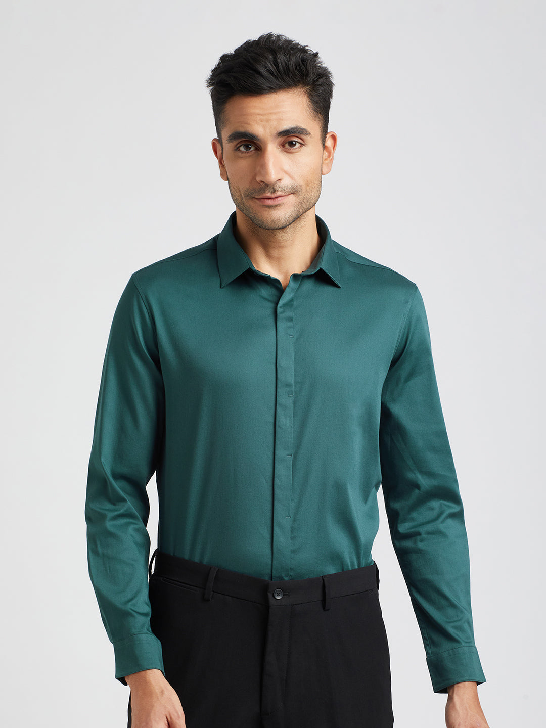 Men Green Solid Slim Cotton Formal Shirt